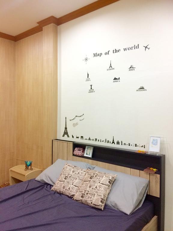 Wake Up Hostel Bangkok Exterior photo