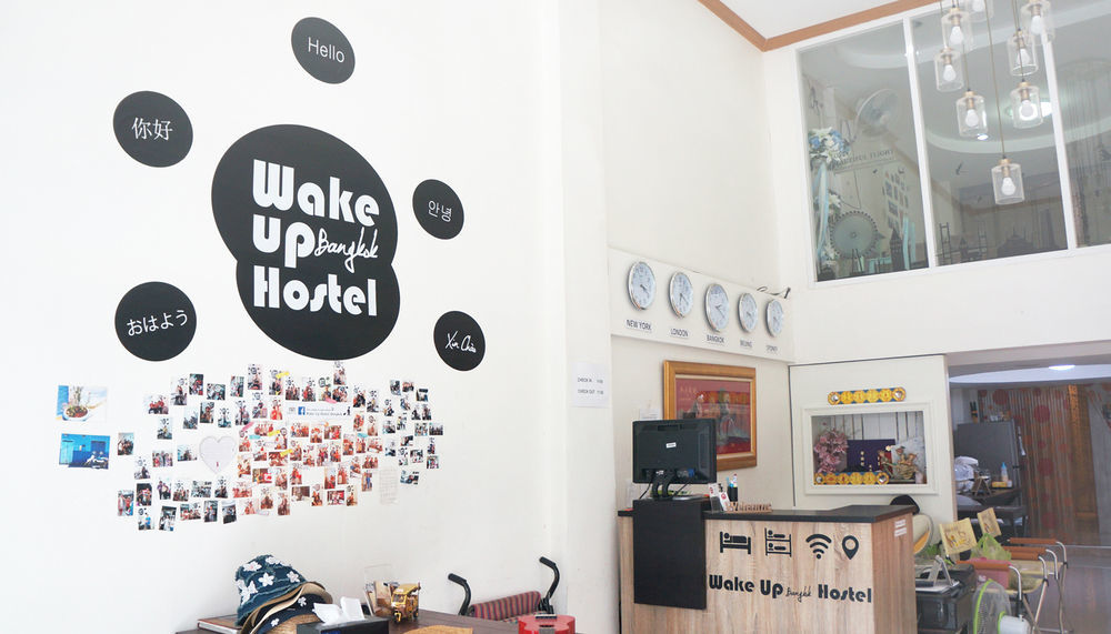 Wake Up Hostel Bangkok Exterior photo