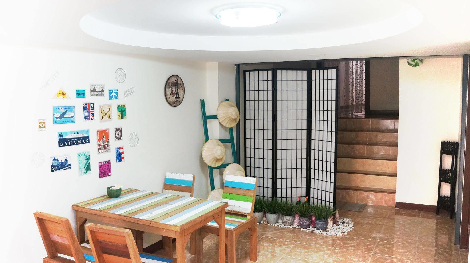 Wake Up Hostel Bangkok Exterior photo
